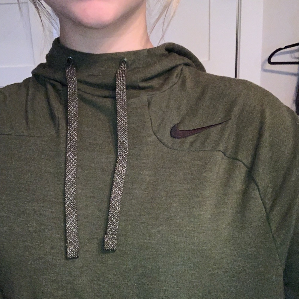 nike sweat shirt